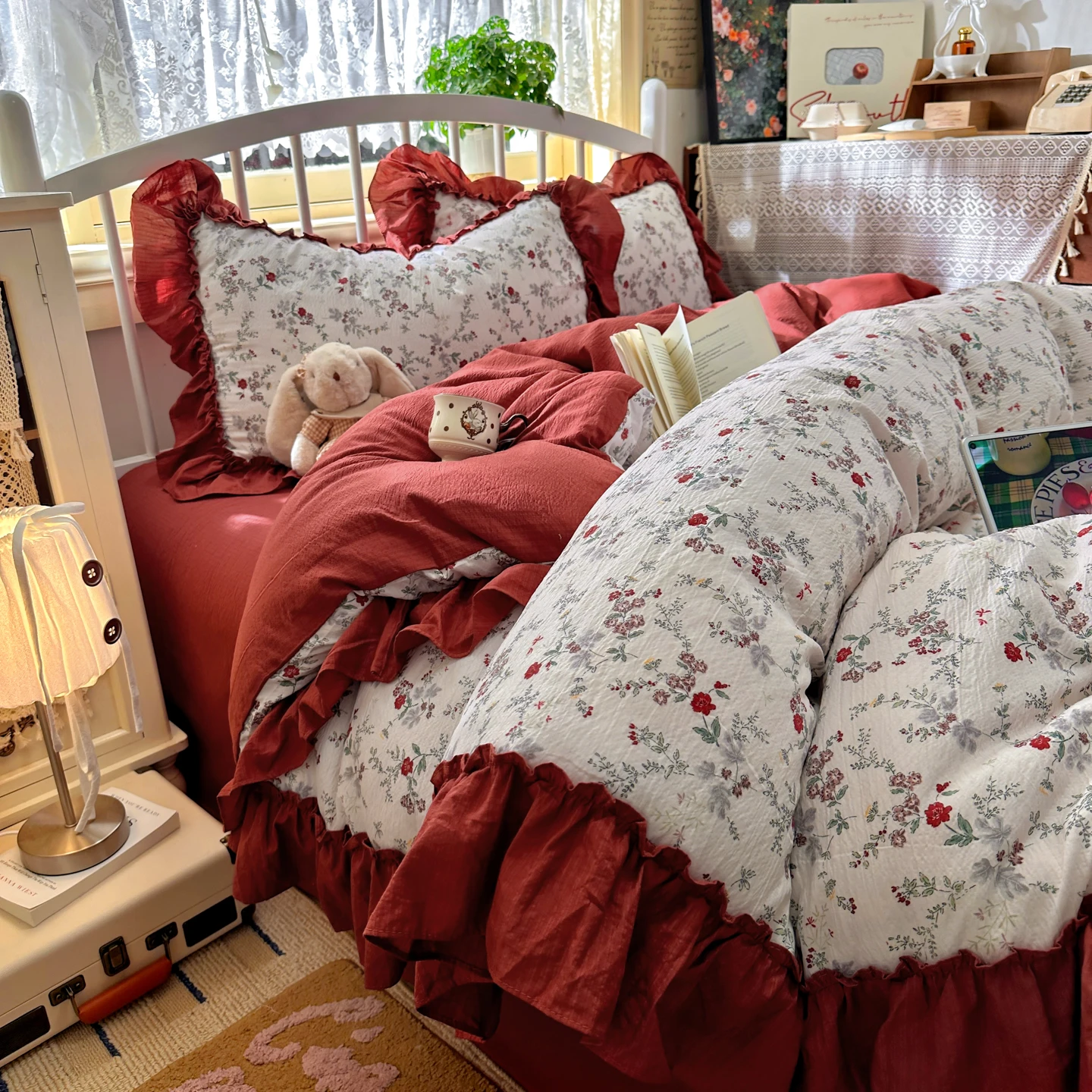 طقم أغطية سرير بتصميم فرنسي عت - مراجعة Aesthetic Floral Duvet Cover وسعره